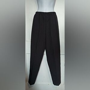 🛍️ BUNDLE ONLY 🛍️ LADIES BLACK W/ WHITE PINSTRIPE PANTS